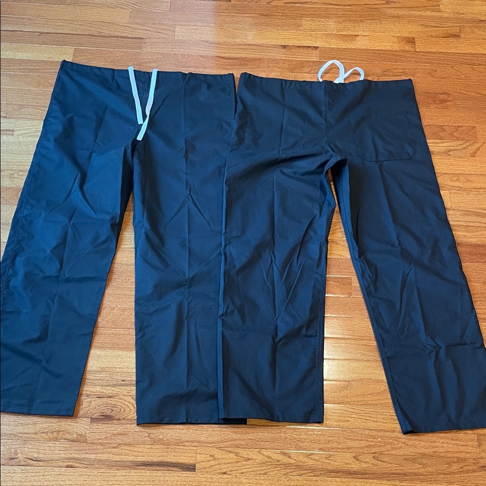 Women’s Black Wide-Leg Scrub Pants with Drawstring Waist